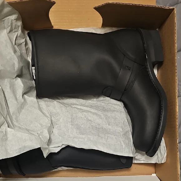NIB 9.5 Women's Frye Black Leather Engineer Boots - Picture 3 of 8